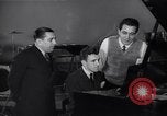 Standbild Perry Como California United States USA, 1943, aus Sekunde 21 historischem Filmmaterial Videoclip 65675032830