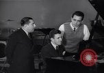 Standbild Perry Como California United States USA, 1943, aus Sekunde 22 historischem Filmmaterial Videoclip 65675032830
