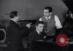 Standbild Perry Como California United States USA, 1943, aus Sekunde 26 historischem Filmmaterial Videoclip 65675032830
