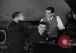 Standbild Perry Como California United States USA, 1943, aus Sekunde 28 historischem Filmmaterial Videoclip 65675032830