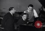 Standbild Perry Como California United States USA, 1943, aus Sekunde 29 historischem Filmmaterial Videoclip 65675032830