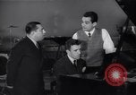 Standbild Perry Como California United States USA, 1943, aus Sekunde 30 historischem Filmmaterial Videoclip 65675032830