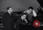 Standbild Perry Como California United States USA, 1943, aus Sekunde 34 historischem Filmmaterial Videoclip 65675032830