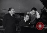Standbild Perry Como California United States USA, 1943, aus Sekunde 36 historischem Filmmaterial Videoclip 65675032830