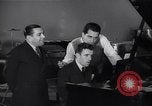 Standbild Perry Como California United States USA, 1943, aus Sekunde 43 historischem Filmmaterial Videoclip 65675032830