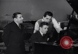 Standbild Perry Como California United States USA, 1943, aus Sekunde 44 historischem Filmmaterial Videoclip 65675032830