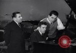 Standbild Perry Como California United States USA, 1943, aus Sekunde 48 historischem Filmmaterial Videoclip 65675032830