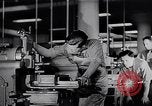Standbild Krieg Anleihen United States USA, 1943, aus Sekunde 32 historischem Filmmaterial Videoclip 65675032831