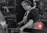 Standbild Krieg Anleihen United States USA, 1943, aus Sekunde 34 historischem Filmmaterial Videoclip 65675032831