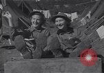 Immagine di Obbligazioni di guerra United States USA, 1943, secondo 17 filmato di repertorio 65675032833