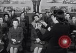 Immagine di Obbligazioni di guerra United States USA, 1943, secondo 21 filmato di repertorio 65675032833