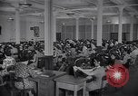 Immagine di Obbligazioni di guerra United States USA, 1943, secondo 54 filmato di repertorio 65675032833