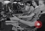 Immagine di Obbligazioni di guerra United States USA, 1943, secondo 56 filmato di repertorio 65675032833