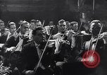 Standbild Menschen United States USA, 1943, aus Sekunde 56 historischem Filmmaterial Videoclip 65675032834