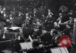 Standbild Menschen United States USA, 1943, aus Sekunde 58 historischem Filmmaterial Videoclip 65675032834