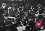 Standbild Menschen United States USA, 1943, aus Sekunde 59 historischem Filmmaterial Videoclip 65675032834