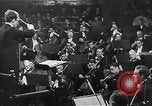 Standbild Menschen United States USA, 1943, aus Sekunde 60 historischem Filmmaterial Videoclip 65675032834