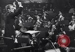 Standbild Menschen United States USA, 1943, aus Sekunde 61 historischem Filmmaterial Videoclip 65675032834