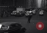 Standbild Midtown Manhattan belebten Straße Szenen New York City USA, 1948, aus Sekunde 4 historischem Filmmaterial Videoclip 65675032835