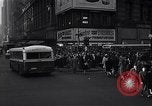 Standbild Midtown Manhattan belebten Straße Szenen New York City USA, 1948, aus Sekunde 19 historischem Filmmaterial Videoclip 65675032835