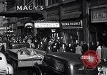 Standbild Midtown Manhattan belebten Straße Szenen New York City USA, 1948, aus Sekunde 46 historischem Filmmaterial Videoclip 65675032835