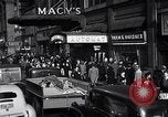 Standbild Midtown Manhattan belebten Straße Szenen New York City USA, 1948, aus Sekunde 50 historischem Filmmaterial Videoclip 65675032835