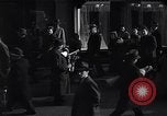 Standbild Midtown Manhattan belebten Straße Szenen New York City USA, 1948, aus Sekunde 54 historischem Filmmaterial Videoclip 65675032835