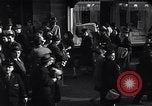 Standbild Midtown Manhattan belebten Straße Szenen New York City USA, 1948, aus Sekunde 60 historischem Filmmaterial Videoclip 65675032835