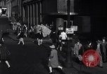 Standbild Midtown Manhattan belebten Straße Szenen New York City USA, 1948, aus Sekunde 61 historischem Filmmaterial Videoclip 65675032835