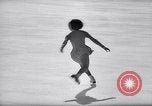 Standbild Peggy Fleming Sieg 1966 Schweiz, 1966, aus Sekunde 57 historischem Filmmaterial Videoclip 65675032845