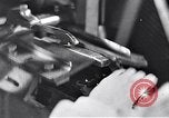 Standbild Flasche Schnaps Vereinigtes Königreich, 1950, aus Sekunde 10 historischem Filmmaterial Videoclip 65675032848