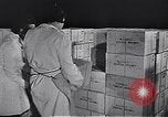 Standbild Flasche Schnaps Vereinigtes Königreich, 1950, aus Sekunde 38 historischem Filmmaterial Videoclip 65675032848