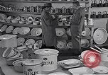 Immagine di Enamelware Scotland Regno Unito, 1950, secondo 5 filmato di repertorio 65675032851