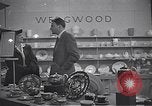 Immagine di Enamelware Scotland Regno Unito, 1950, secondo 10 filmato di repertorio 65675032851