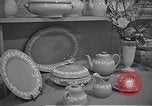 Immagine di Enamelware Scotland Regno Unito, 1950, secondo 12 filmato di repertorio 65675032851