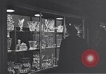Immagine di Enamelware Scotland Regno Unito, 1950, secondo 33 filmato di repertorio 65675032851