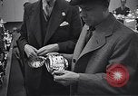 Immagine di Enamelware Scotland Regno Unito, 1950, secondo 58 filmato di repertorio 65675032851