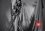 Standbild Ausstellung London England Vereinigtes Königreich, 1950, aus Sekunde 17 historischem Filmmaterial Videoclip 65675032855