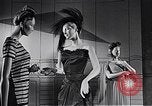 Standbild Ausstellung London England Vereinigtes Königreich, 1950, aus Sekunde 62 historischem Filmmaterial Videoclip 65675032855