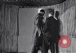 Standbild Ausstellung London England Vereinigtes Königreich, 1950, aus Sekunde 29 historischem Filmmaterial Videoclip 65675032856