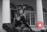 Immagine di Harmon Trophy Washington DC White House USA, 1954, secondo 4 filmato di repertorio 65675032887