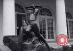 Immagine di Harmon Trophy Washington DC White House USA, 1954, secondo 5 filmato di repertorio 65675032887