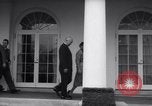Immagine di Harmon Trophy Washington DC White House USA, 1954, secondo 14 filmato di repertorio 65675032887