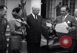 Immagine di Harmon Trophy Washington DC White House USA, 1954, secondo 31 filmato di repertorio 65675032887
