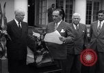 Immagine di Harmon Trophy Washington DC White House USA, 1954, secondo 34 filmato di repertorio 65675032887