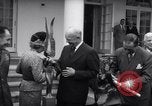 Immagine di Harmon Trophy Washington DC White House USA, 1954, secondo 39 filmato di repertorio 65675032887