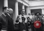 Immagine di Harmon Trophy Washington DC White House USA, 1954, secondo 42 filmato di repertorio 65675032887