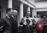 Immagine di Harmon Trophy Washington DC White House USA, 1954, secondo 44 filmato di repertorio 65675032887