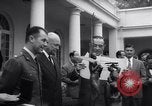Immagine di Harmon Trophy Washington DC White House USA, 1954, secondo 46 filmato di repertorio 65675032887