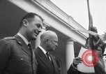 Immagine di Harmon Trophy Washington DC White House USA, 1954, secondo 48 filmato di repertorio 65675032887